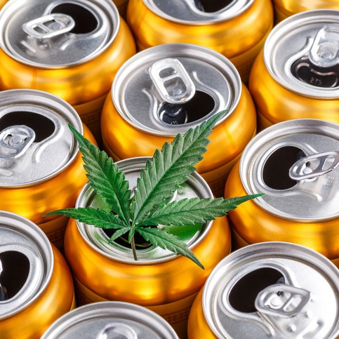 Een grote klap voor een industrie met een waarde van 28 miljard dollar: de Amerikaanse federale overheid implementeert een bijna totaal verbod op van hennep afgeleide THC-producten